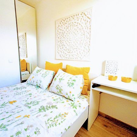 Private Room In Renovated Apartment - Tram 1 Min Walk 니스 외부 사진