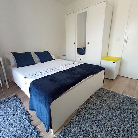 Private Room In Renovated Apartment - Tram 1 Min Walk 니스 객실 사진