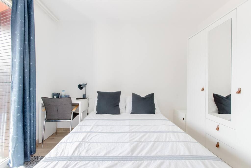 Private Room In Renovated Apartment - Tram 1 Min Walk 니스 외부 사진